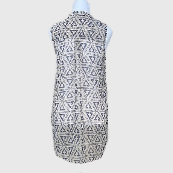 Lumiere Sleeves Hi-Low Printed Sheer Top Cream and Blue Triangle Print-Size S - Picture 5 of 7